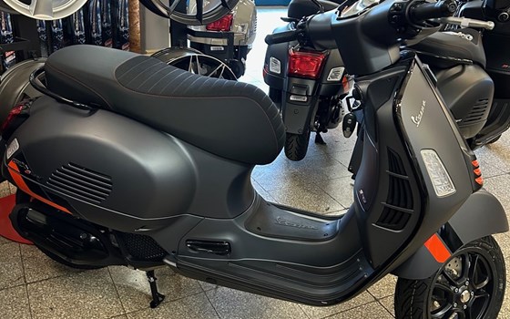 Neufahrzeug Vespa GTS 125 Super Sport - Bild 12 Neufahrzeug Vespa GTS 125 Super Sport - Bild 12
