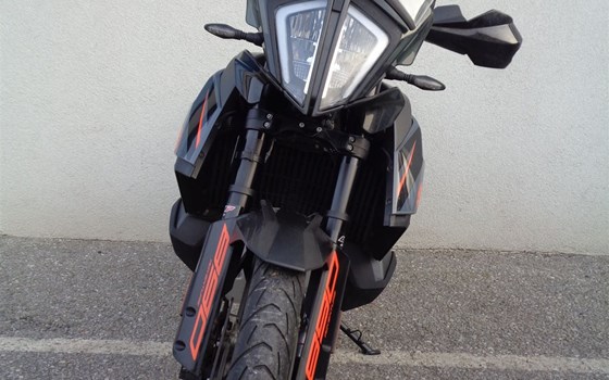 Gebrauchtmotorrad KTM 890 Adventure - Bild 3 Gebrauchtmotorrad KTM 890 Adventure - Bild 3