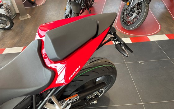 Neufahrzeug Honda CB1000 Hornet - Bild 12 Neufahrzeug Honda CB1000 Hornet - Bild 12