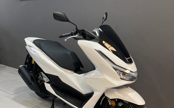 Neufahrzeug Honda PCX125 DX - Bild 1 Neufahrzeug Honda PCX125 DX - Bild 1