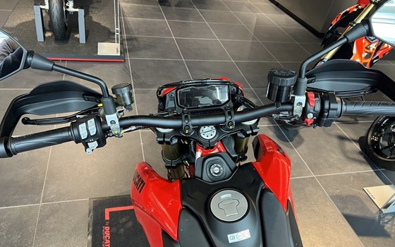 Gebrauchtmotorrad Ducati Hypermotard 939 - Bild 10