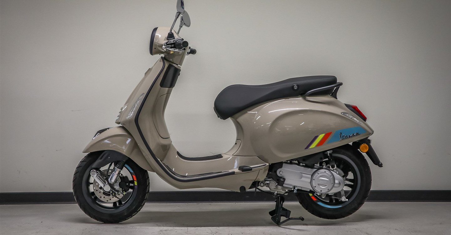 Zum Vergrößern bitte anklicken! Angebot Vespa Primavera 50 S