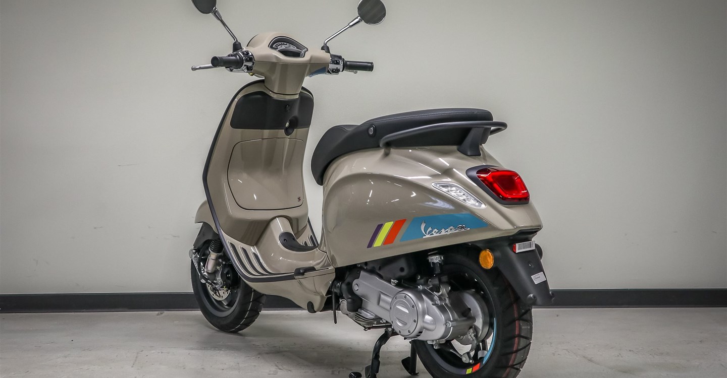 Zum Vergrößern bitte anklicken! Angebot Vespa Primavera 50 S