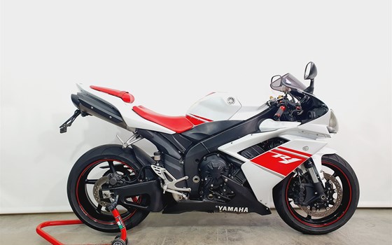 Gebrauchtmotorrad Yamaha R1 - Bild 1