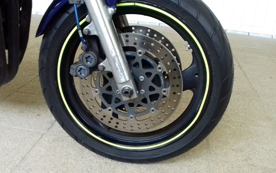 Gebrauchtmotorrad Yamaha FZS 600 Fazer - Bild 11 Gebrauchtmotorrad Yamaha FZS 600 Fazer - Bild 11