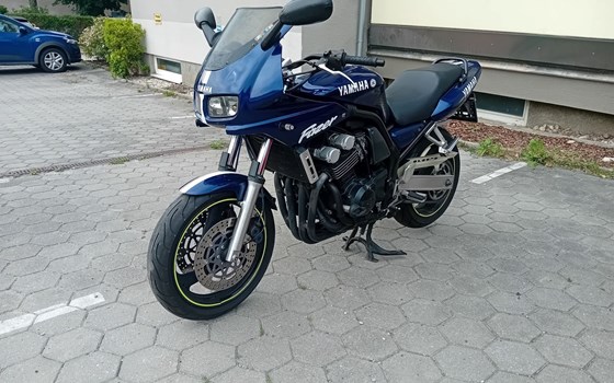 Gebrauchtmotorrad Yamaha FZS 600 Fazer - Bild 5 Gebrauchtmotorrad Yamaha FZS 600 Fazer - Bild 5