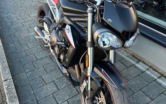 Gebrauchtmotorrad Triumph Street Triple RS - Bild 2