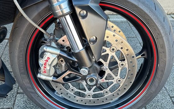 Gebrauchtmotorrad Triumph Street Triple RS - Bild 8