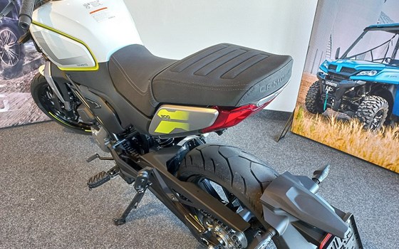 Gebrauchtmotorrad CFMOTO 300CL-X - Bild 5 Gebrauchtmotorrad CFMOTO 300CL-X - Bild 5