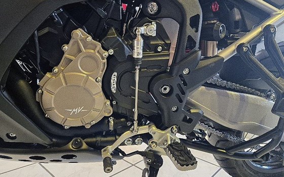 Neufahrzeug MV Agusta Enduro Veloce - Bild 11 Neufahrzeug MV Agusta Enduro Veloce - Bild 11