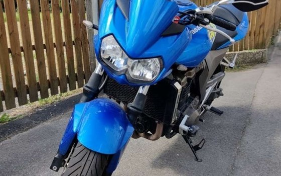 Gebrauchtmotorrad Kawasaki Z 750R - Bild 6 Gebrauchtmotorrad Kawasaki Z 750R - Bild 6