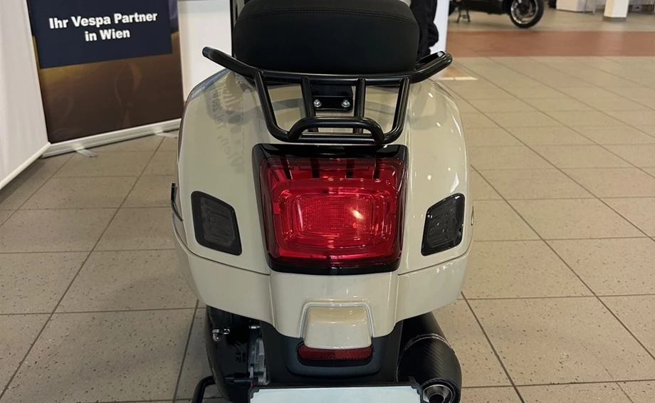 Angebot Vespa GTS 300 Bild 3: Angebot Vespa GTS 300