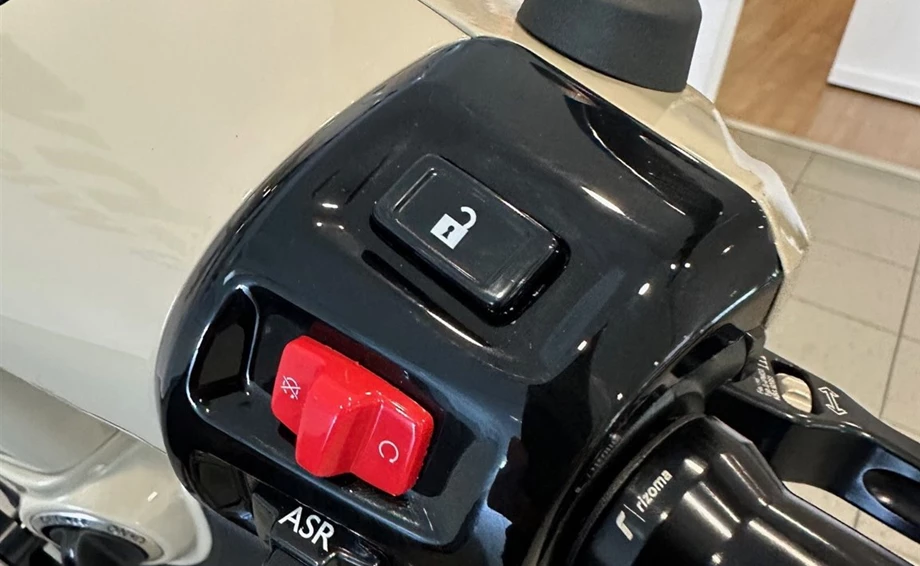 Angebot Vespa GTS 300 Bild 7: Angebot Vespa GTS 300