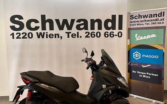 Gebrauchtmotorrad Piaggio MP3 300 Sport - Bild 1 Gebrauchtmotorrad Piaggio MP3 300 Sport - Bild 1