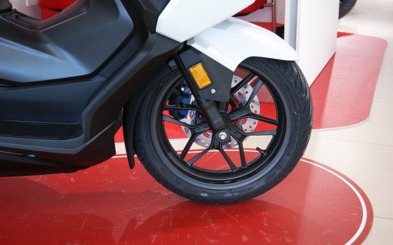 Neufahrzeug Honda Forza 350 - Bild 6