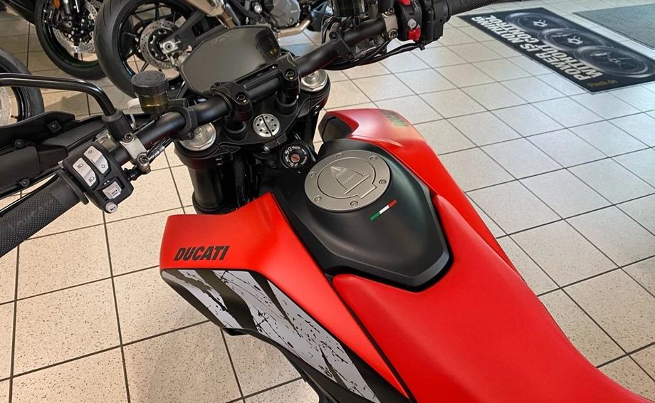 Angebot Ducati Hypermotard 950 RVE Bild 4: Angebot Ducati Hypermotard 950 RVE
