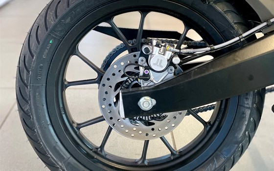 Neufahrzeug Aprilia Tuono 125 - Bild 10