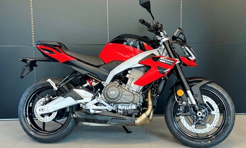 Aprilia Tuono 457