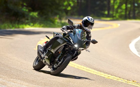 Neufahrzeug Yamaha R3 - Bild 14 Neufahrzeug Yamaha R3 - Bild 14