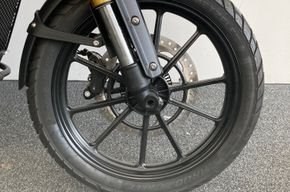 Gebrauchtmotorrad Triumph Scrambler 400 X - Bild 11 Gebrauchtmotorrad Triumph Scrambler 400 X - Bild 11