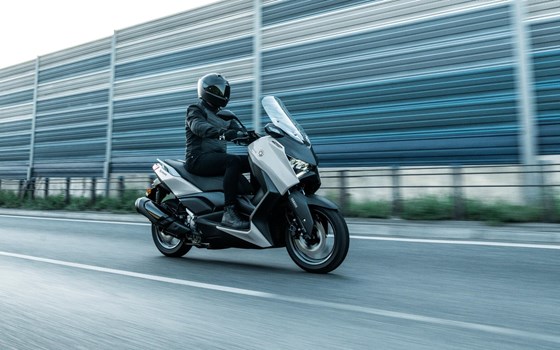 Neufahrzeug Yamaha XMAX 300 Tech MAX+ - Bild 10