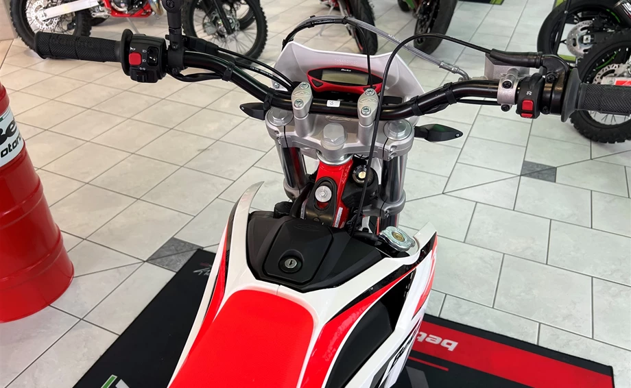 Angebot Beta RR 50 Motard Sport Bild 8: Angebot Beta RR 50 Motard Sport