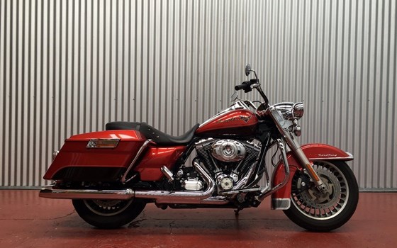 Gebrauchtmotorrad Harley-Davidson Road King Classic FLHRC - Bild 1