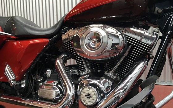 Gebrauchtmotorrad Harley-Davidson Road King Classic FLHRC - Bild 2