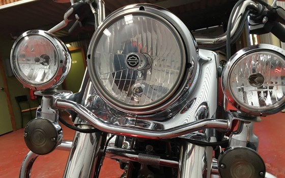 Gebrauchtmotorrad Harley-Davidson Road King Classic FLHRC - Bild 3