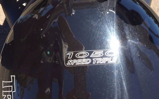 Gebrauchtmotorrad Triumph Speed Triple 1050 - Bild 6