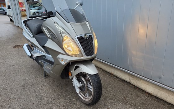 Gebrauchtmotorrad CFMOTO Jetmax 250 EFI - Bild 2 Gebrauchtmotorrad CFMOTO Jetmax 250 EFI - Bild 2