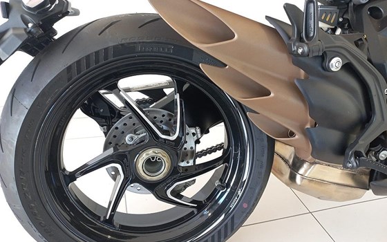 Neufahrzeug MV Agusta Brutale 800 RR - Bild 11 Neufahrzeug MV Agusta Brutale 800 RR - Bild 11