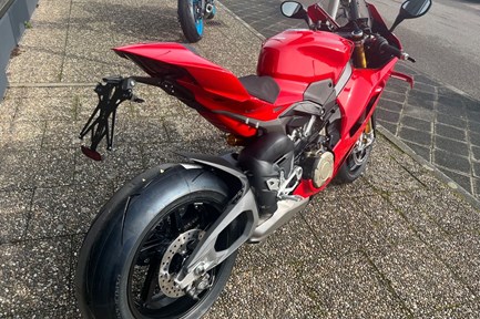 Ducati Panigale V4 S