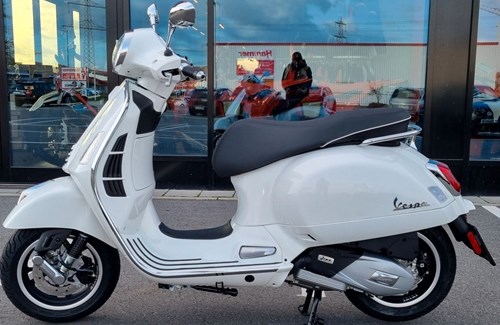 Neumotorrad Vespa GTS 310 Super