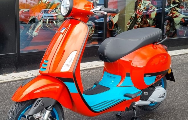 Vespa Primavera 50 Color Vibe