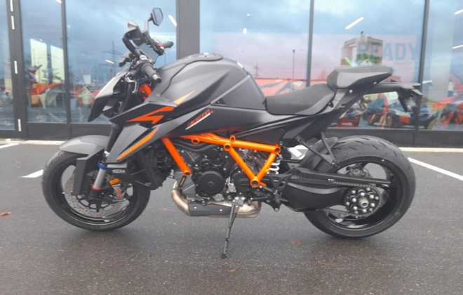 KTM 1390 Super Duke R EVO