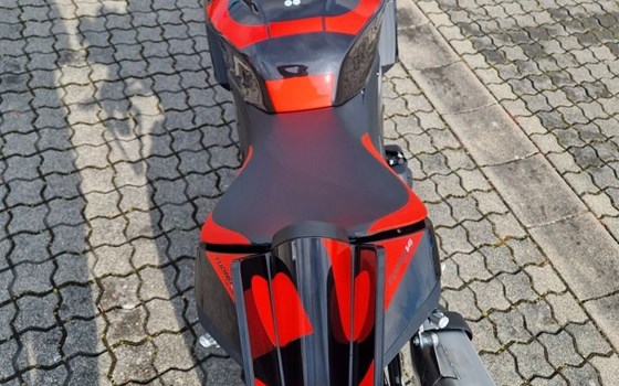Neufahrzeug Aprilia Tuono V4 1100 Factory - Bild 9
