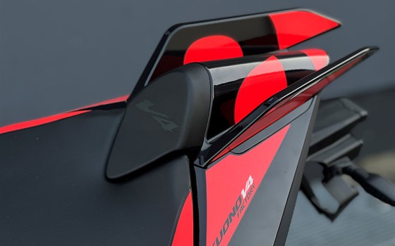 Neufahrzeug Aprilia Tuono V4 1100 Factory - Bild 6