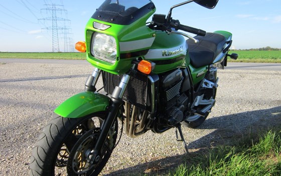 Gebrauchtmotorrad Kawasaki ZRX 1200 R - Bild 2 Gebrauchtmotorrad Kawasaki ZRX 1200 R - Bild 2
