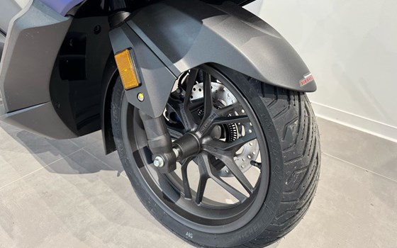 Gebrauchtmotorrad Honda Forza 125 - Bild 18