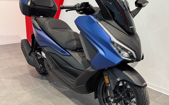 Gebrauchtmotorrad Honda Forza 125 - Bild 3