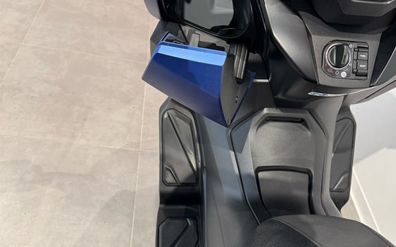 Gebrauchtmotorrad Honda Forza 125 - Bild 8