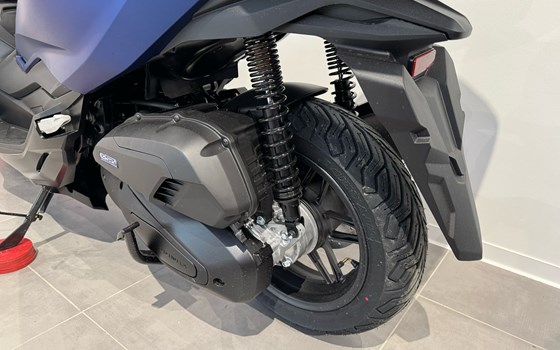 Gebrauchtmotorrad Honda Forza 125 - Bild 9