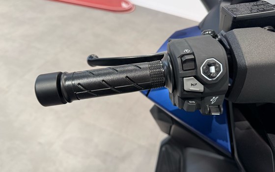 Gebrauchtmotorrad Honda Forza 125 - Bild 11