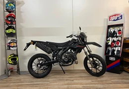 Neumotorrad Rieju MRT 50 Custom Neumotorrad Rieju MRT 50 Custom
