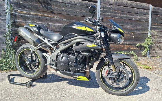 Gebrauchtmotorrad Triumph Speed Triple RS - Bild 1 Gebrauchtmotorrad Triumph Speed Triple RS - Bild 1