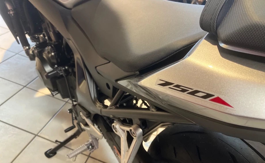 Angebot Honda CB750 Hornet Bild 7: Angebot Honda CB750 Hornet