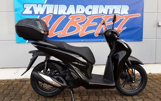Gebrauchtmotorrad Honda SH125i - Bild 1