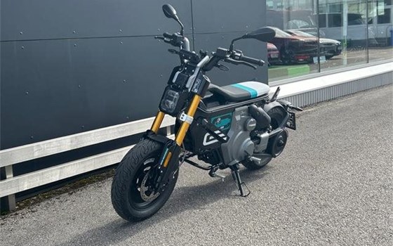 Gebrauchtmotorrad BMW CE 02 4kW - Bild 2 Gebrauchtmotorrad BMW CE 02 4kW - Bild 2