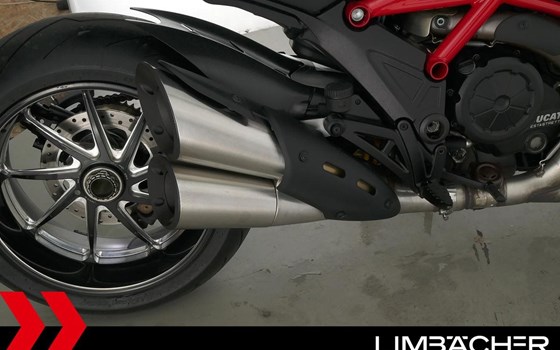 Gebrauchtmotorrad Ducati Diavel Carbon - Bild 15
